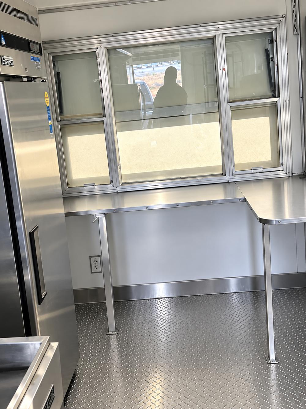 Mobile kitchen trailer prep counter
