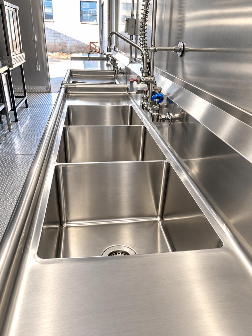 Mobile kitchen trailer commercial sink station