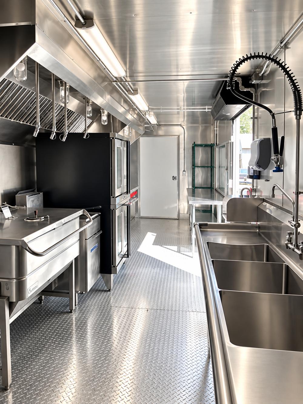 Portable commercial kitchen trailer three compartment sink